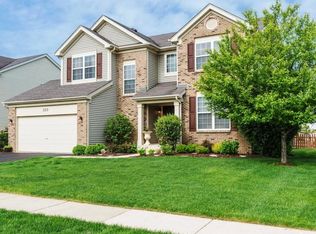 320 Thornwood Way, South Elgin, IL 60177