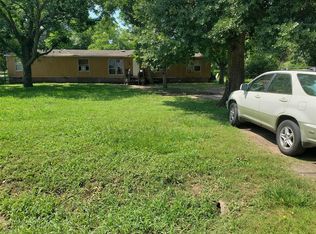133 Magnolia St, East Bernard, TX 77435