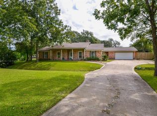 204 Edgewood St, Baytown, TX 77520