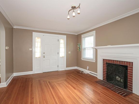 3rd image of 3323 S Sterling Way
