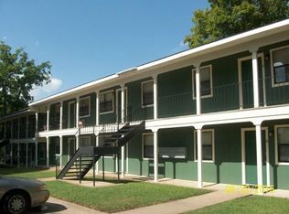 704 Pecan St #UPSTAIRS, Brenham, TX 77833