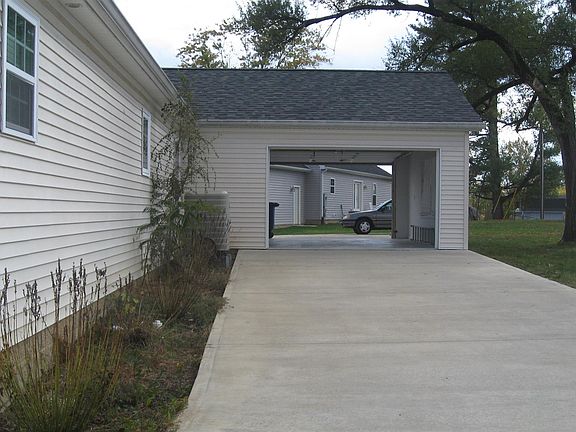 4th image of 303 Eastwood Dr