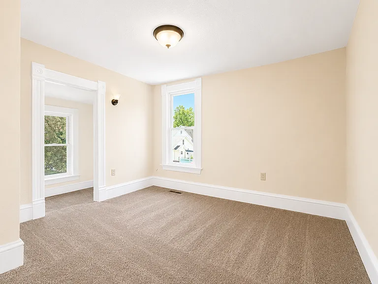 511 16th St NE — Photo 13