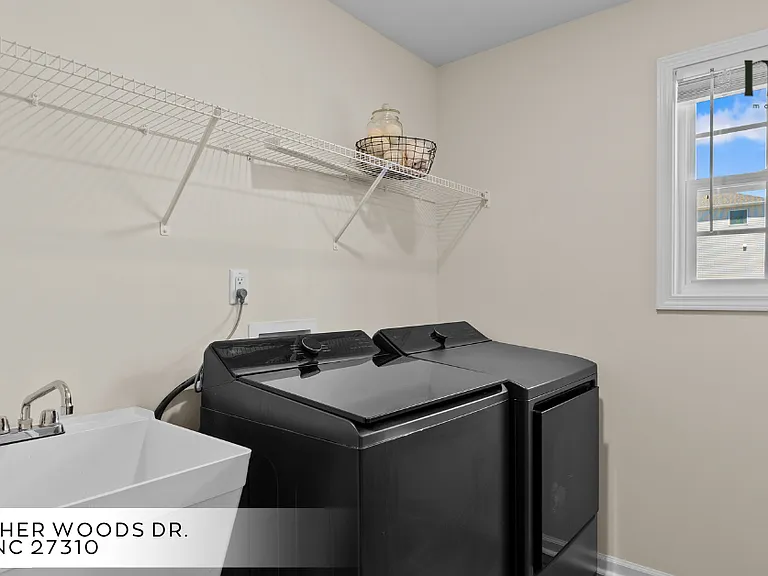 4660 Thatcher Woods Dr — Photo 2