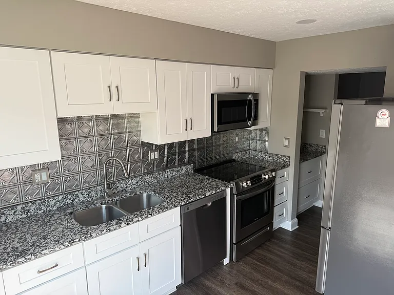 1032 S Court St — Photo 5