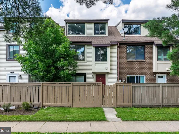 9823 Brookridge Ct, Montgomery Village, MD 20886