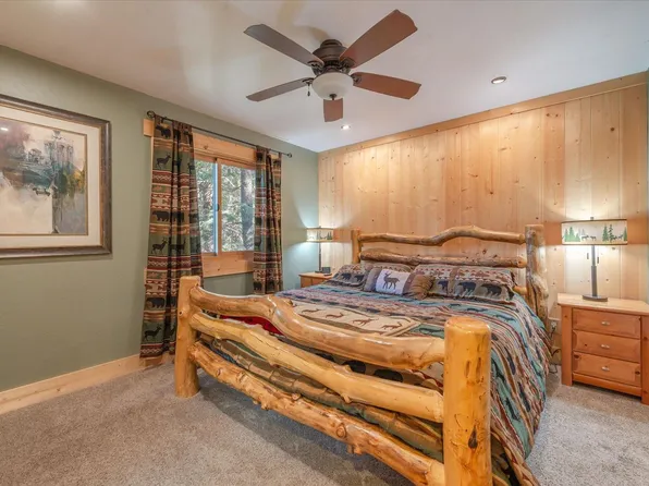 10910 Palisades Dr, Truckee, CA 96161