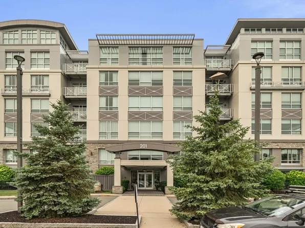 201 Elliott St #510, Beverly, MA 01915