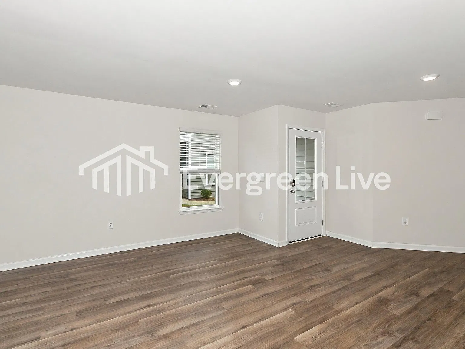 4 bed, 2.0 bath, 1597 sqft, $1,745 — Photo 3