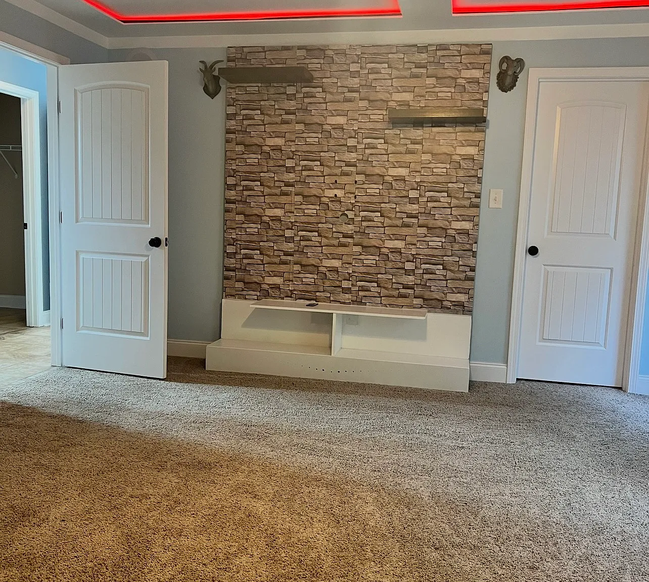 5 bed, 1886 sqft, $2,500 — Photo 3