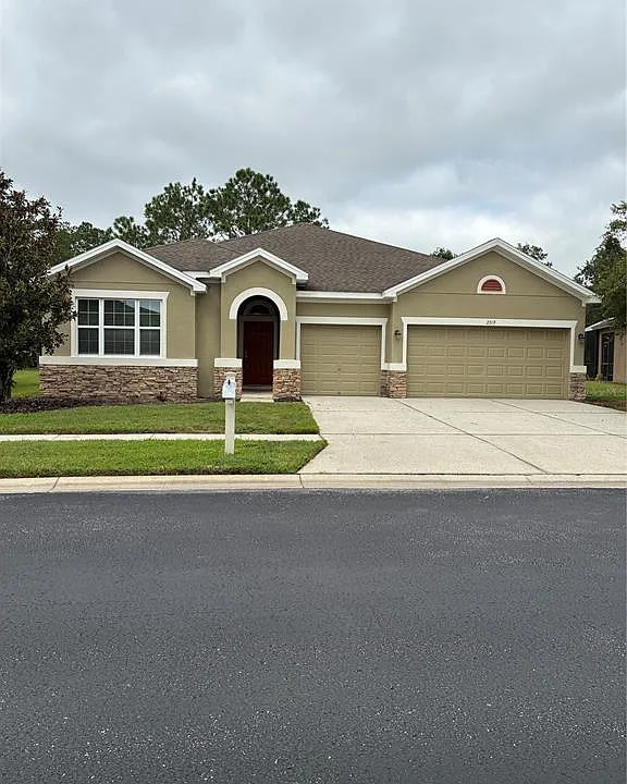 2319 Nesslewood Dr