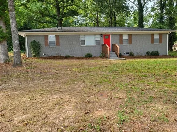200 Robin Hood Ln, Hampton, GA 30228