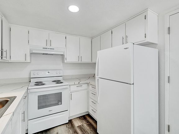 3rd image of 218 Ellingson Dr #B