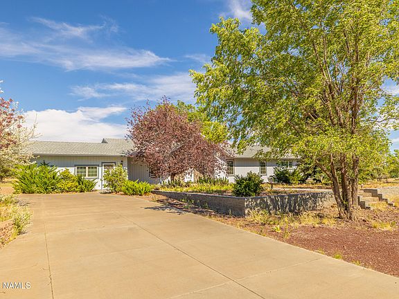 2nd image of 8155 Stardust Trl