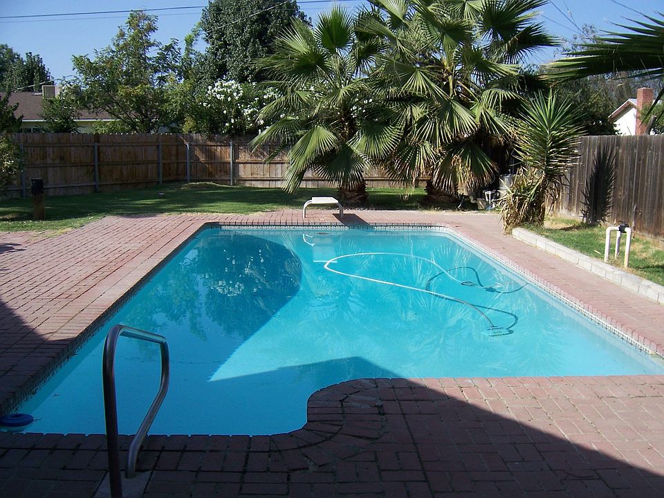 2nd image of 334 E Earl Way