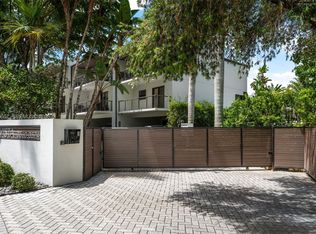 3560 W Fairview St, Miami, FL 33133