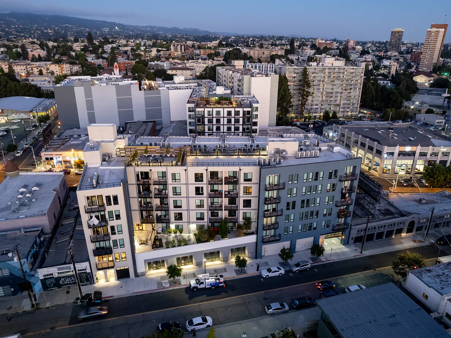 Axis Oakland — Photo 2