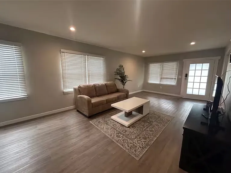 181 N Waverly St #181 — Photo 17