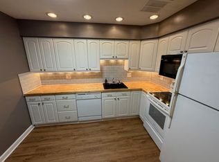 4000 Gypsy Ln UNIT 107, Philadelphia, PA 19129