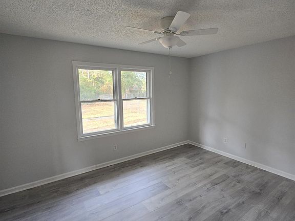 5th image of 1003 Belle Dr.