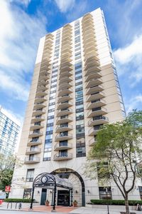70 W Huron St APT 2003, Chicago, IL, 60654