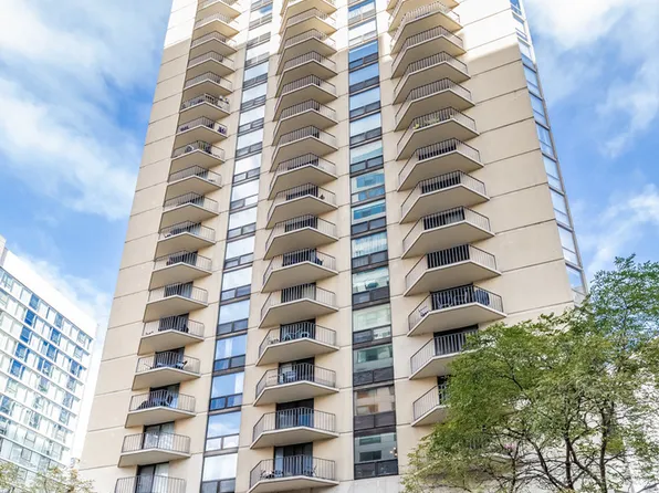 70 W Huron St APT 601, Chicago, IL 60654