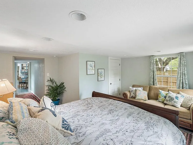 317 Ballentine St — Photo 38