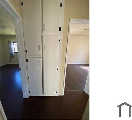 5th image of 3838 W 105th St APT 3