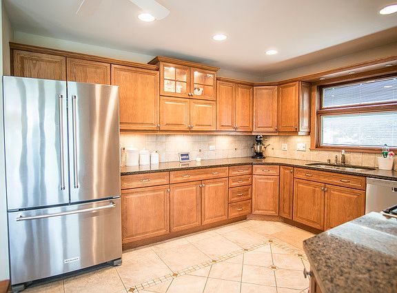 5th image of 1534 S Kaspar Ave