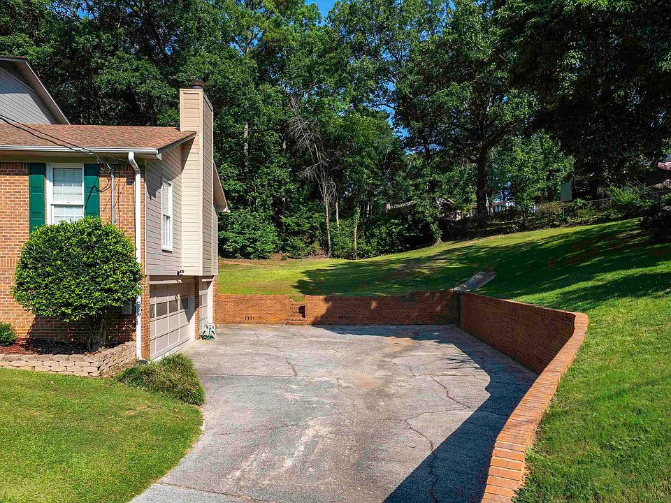 2nd image of 1224 Edwards Lake Cir