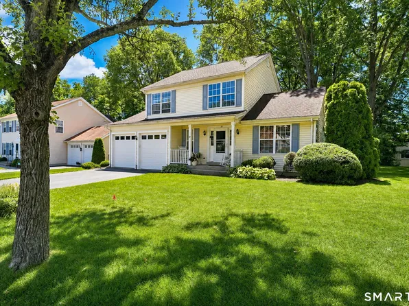 39 Lookout Hill Road, Milford, CT 06461