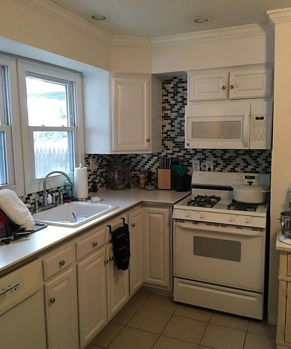 1st image of 132 Paulding Ave #1