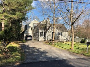 10 Stanwood Rd, Mount Kisco, NY 10549