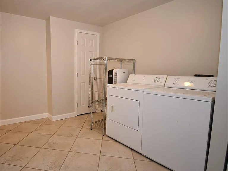 604 Wedgewood Way — Photo 17