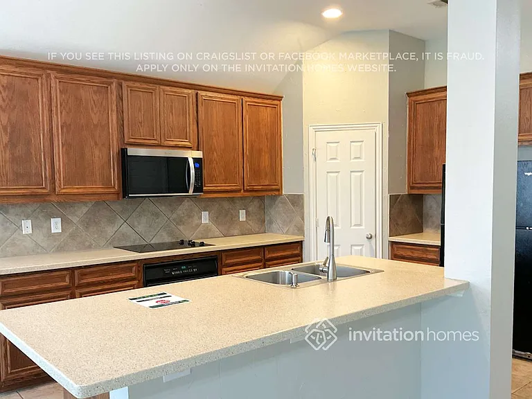 1014 Spinnaker Dr — Photo 4