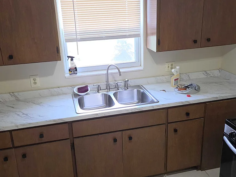 515 4th St W #1 — Photo 3