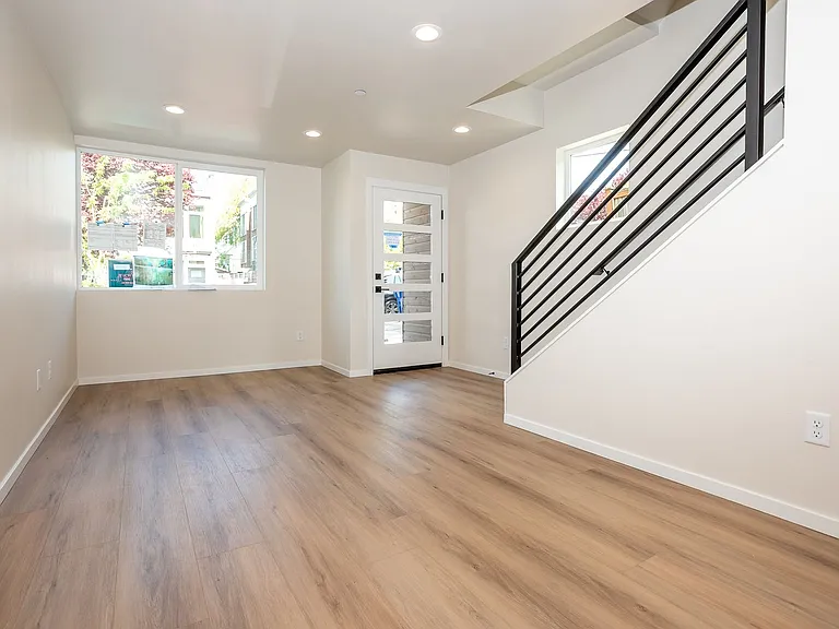 1561 NW 63rd St — Photo 5