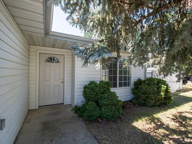7282 W Lakeland St — Photo 2