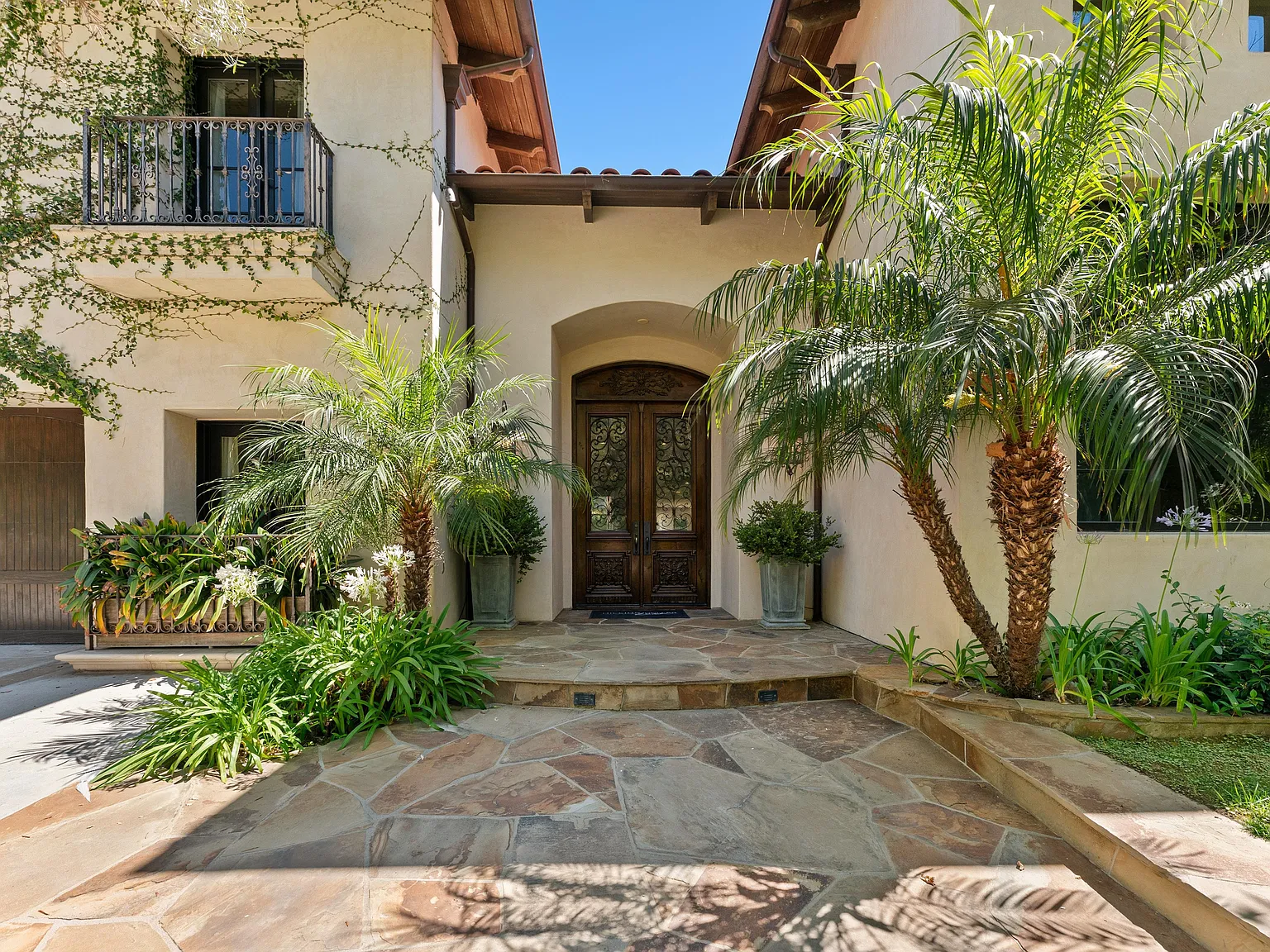 6 bed, 6.5 bath, 4303 sqft, $45,000 — Photo 2