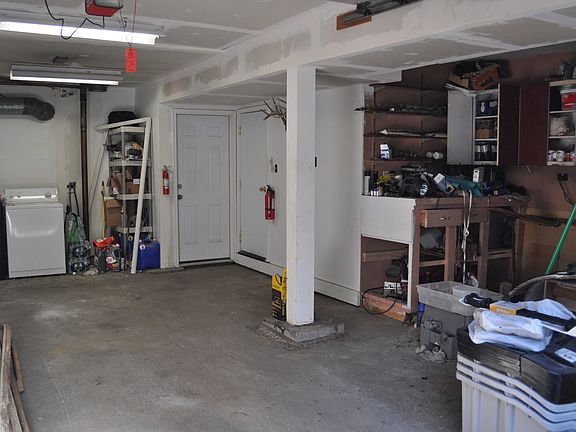 5th image of 628 Ginko Rd