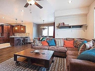 Open floor plan, large sitting/living area.