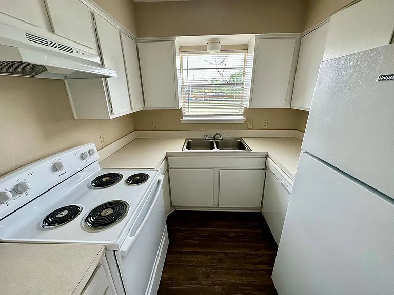 G 201-203 Gruver Circle — Photo 11