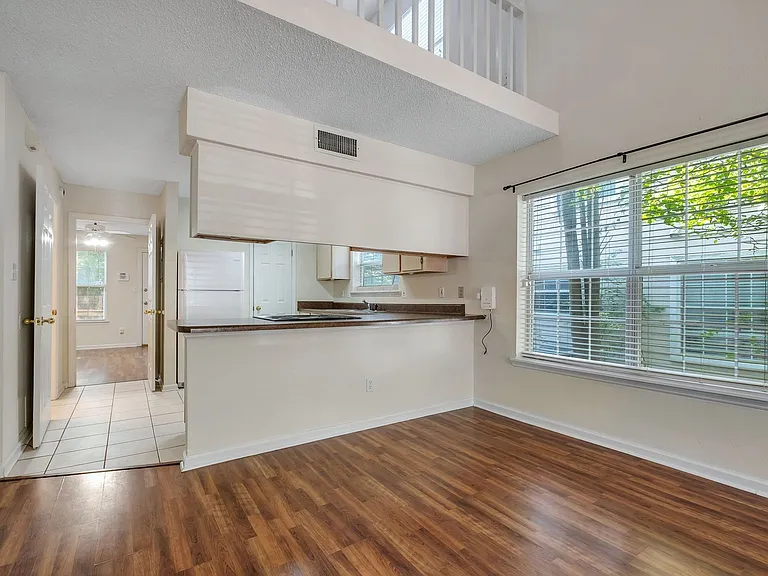 3056 Royal Palm Way — Photo 10