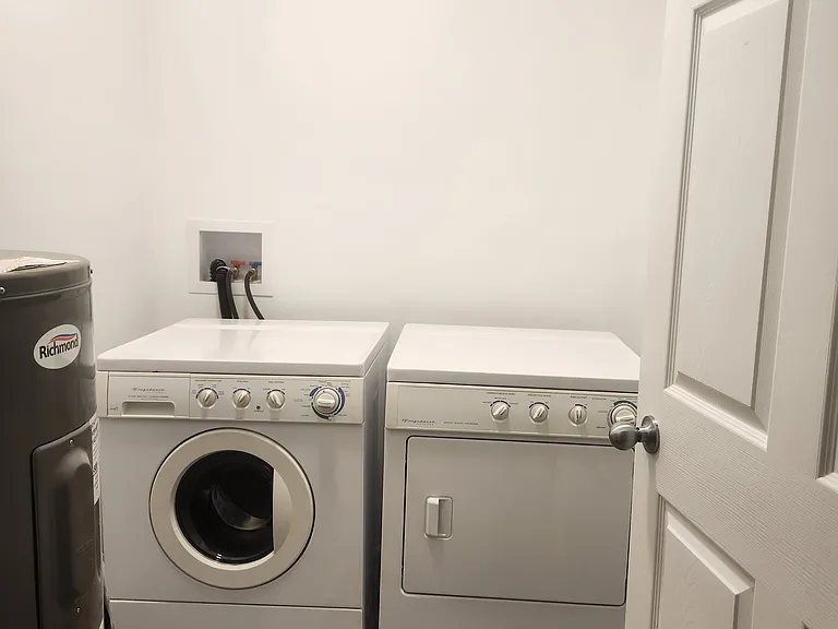 239 N Pine St #237 — Photo 4