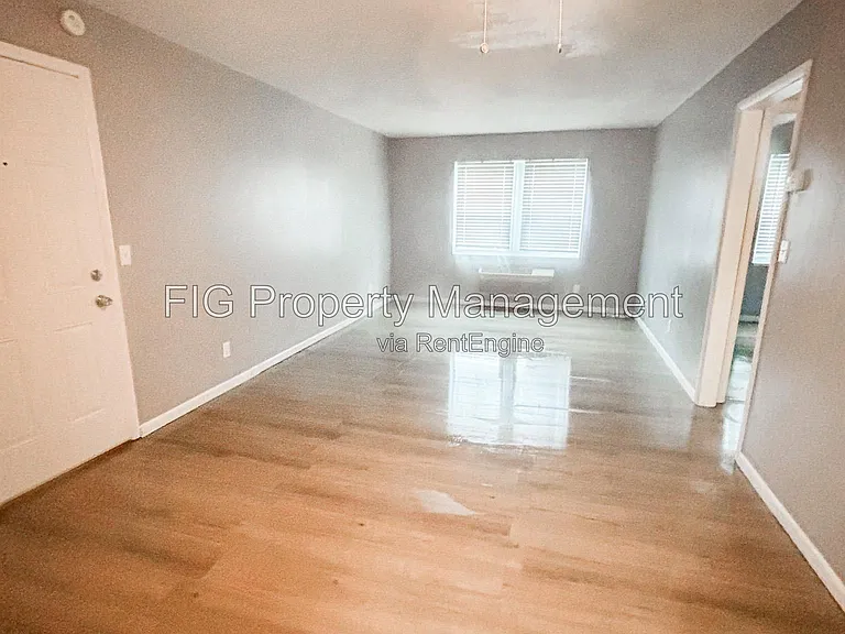 1433 Stratford Rd #10 — Photo 8