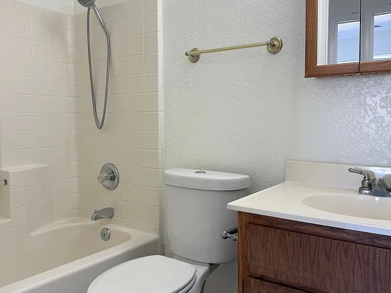 6128 N Viewpoint Dr — Photo 8