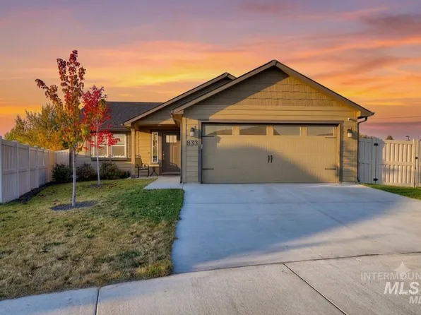 833 Baron Lakes Ave, Middleton, ID 83644