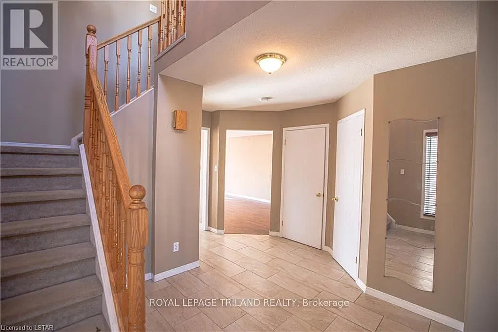 3 bed, $2,950 — Photo 2