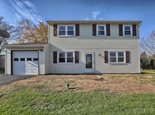 898 Center St, Mount Joy, PA 17552