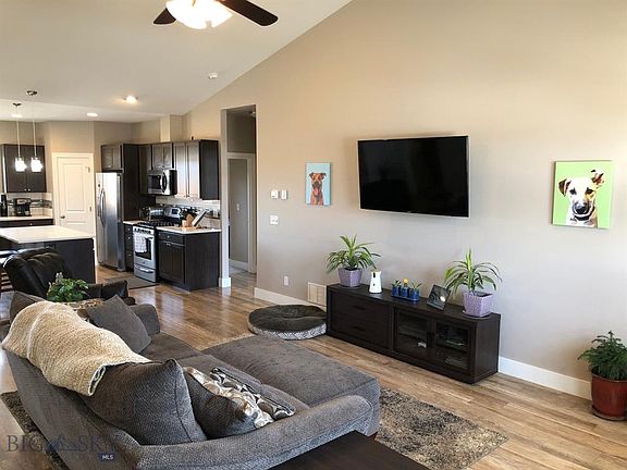 5th image of 1534 Powers Blvd